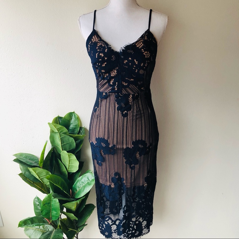 1 LEFT! Navy and Nude Homecoming Midi Dress - Picture 3 of 7